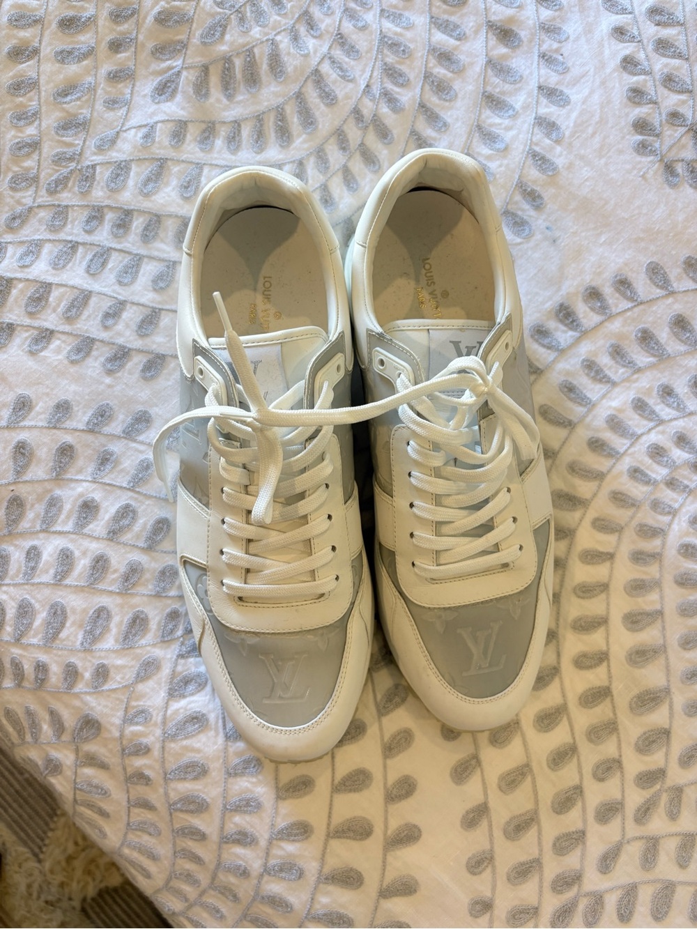 Louis Vuitton White and Silver Monogram Low-Top Men’s Sneakers - Picture 4 of 9